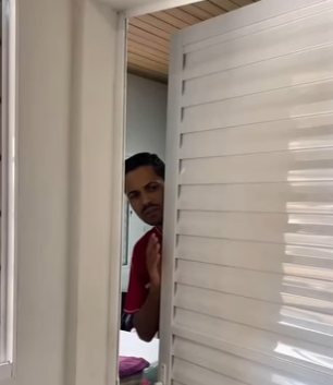 D1300004 A filha rasgou todo o presente e a mãe apoiou em vez de corrigir a filha part2