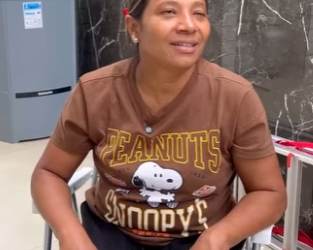 D0400005 Só tinha uma xícara para servir café então a vizinha comprou muitas e ela guardou para não usar part2