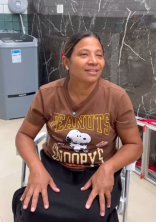 D0400005 Só tinha uma xícara para servir café então a vizinha comprou muitas e ela guardou para não usar part2