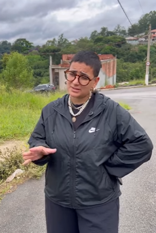 D0400004 Chegou dos Estados Unidos e assim foi recebido pela família part2