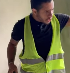 D0400006 Construtor fez sua casa com matérias de um trabalho e isso aconteceu part2