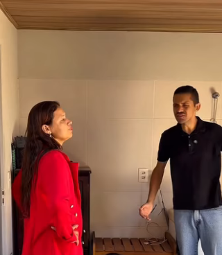 D1300014 Fez a mãe e a filha lavar a blusa depois de descobrir oque elas fizeram part2