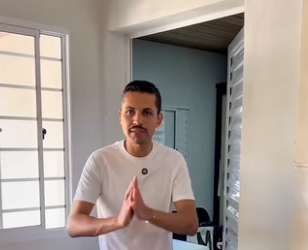 D1300012 Tim pegou mandou sua esposa e a filha ir ficar uns dias fora de casa