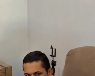 D1300002 Funcionária ajuda patrão a descobrir oque sua esposa estava aprontando part1