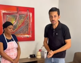 D1300001 Tim deu os doces para Chris para ela aprender que não se faz pagamentos em doces part2