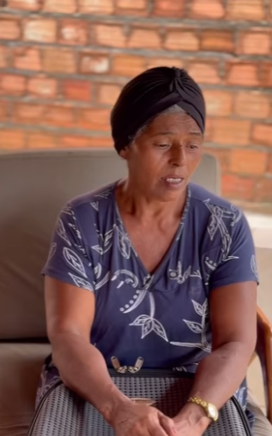 D1700006 Ela se surpreende com a atitude da filha part2