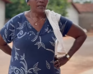 D1700003 Ela chegou e deu uma lição no filho , ao ver oque ele estava fazendo part2