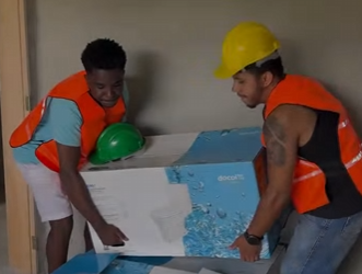 D0400004 A esposa dele levava lhe a comida, mas ele preferia a comida da outra mulher