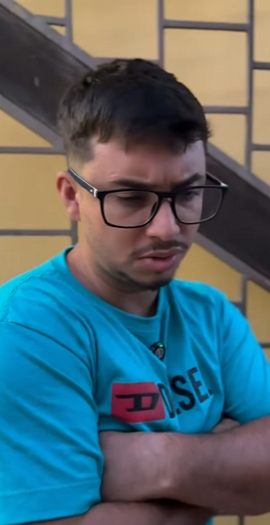 D1800001 Às vezes, quem a gente mais confia é quem mais machuca…part2