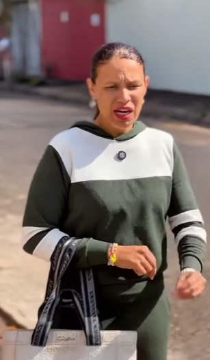 D1300008 Tim levou Adriana para morar em sua casa part2