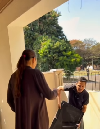 D1300005 Tim viu tudo que a Chris fez. Jogando a televisão no chão e acusando a Adriana part2