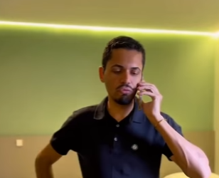 D1300002 Tim descobriu oque a Chris fez e cancelou a reserva dela no hotel e fez ela ir embora part2