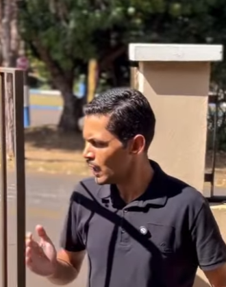 D1300004 Chris jogou a televisão no chão para acusar Adriana de ter quebrado part2