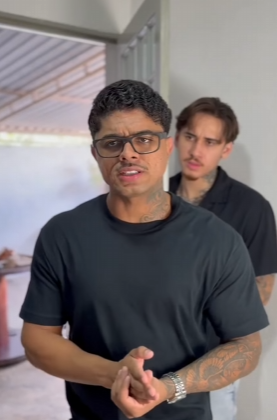 D1500004 Minha empregada me mostrou o que meu irmão fazia quando eu saía part2