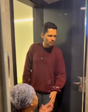 D1300002 Funcionária almoça dentro do banheiro porque a patroa mandou part2