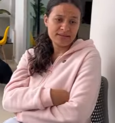 D0400006 Sua irmã se vestia igual a ela, mas ela não gostava part2