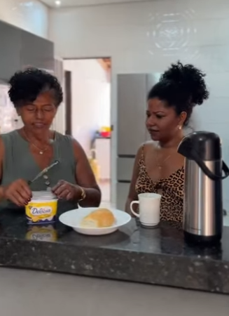 D1700005 Ela pra ser um café da manhã, mais olha oque aconteceu part2