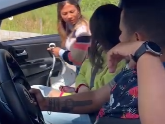 D0400005 Minha mãe e minha esposa queria ir no banco da frente do carro no final isso aconteceu part2