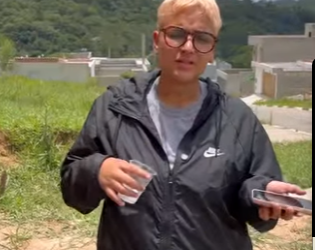 D0400002 Ninguém nunca foi tão importante, quem vai embora não faz falta part2