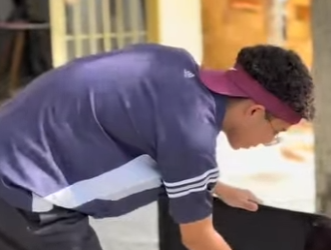 D1800006 Nem todo sorriso significa felicidade… part2