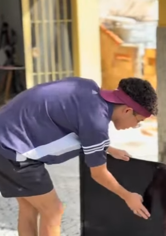 D1800006 Nem todo sorriso significa felicidade… part2