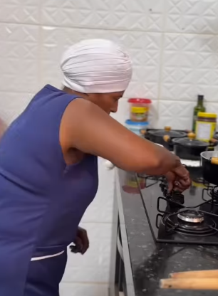 Um presente especial Acompanhe essa história part2