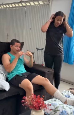Ela estava cuidando do marido depois que algo aconteceu com ele até a chegada da mãe part2
