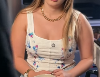 D0100022 Ela tinha uma amiga que queria ser parte do CASAL! part2