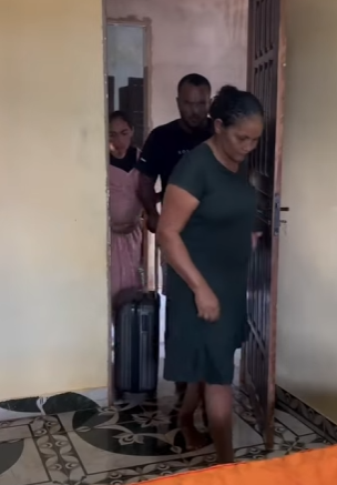 D1800013 a golpista com a falsa barriga de grávida part2