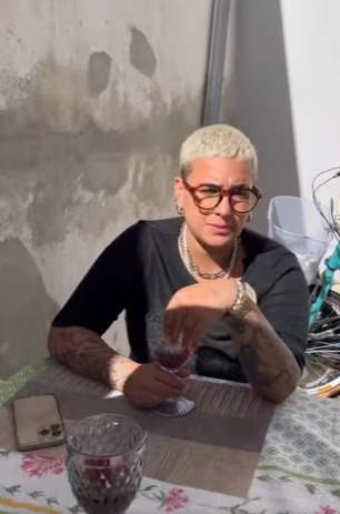 D0400016 Ele comprava comida todos os dias para que sua esposa não tivesse que cozinhar e isso aconteceu part2