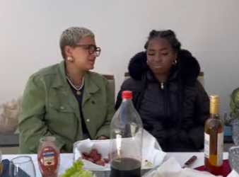 D0400005 Convidou suas amigas para comer em um restaurante, e assim elas se comportaram part2