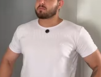 D1000008 Ele abriu mão de sair com os amigo part2