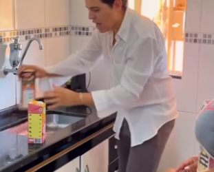 D1300023 Jogou todo o leite fora só porque descobriu que a funcionária estava bebendo part2