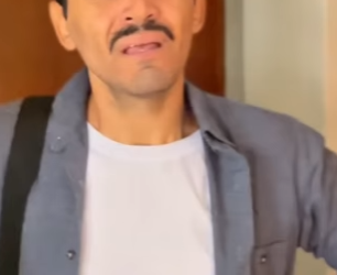 D1300012 Tim viu o seu presente todo rasgado part2