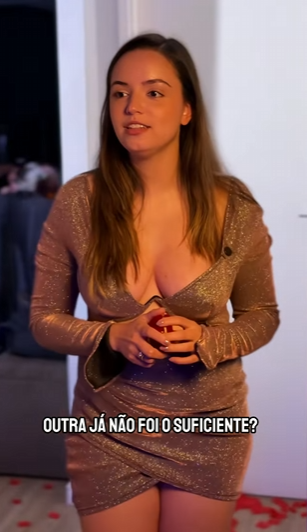 D0100030 Ela TRAIU com namorado no quarto do LADO! part2