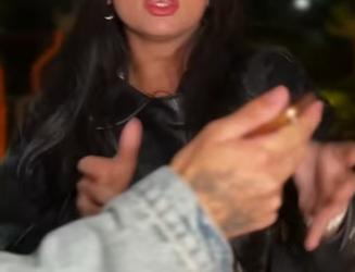 D0100022 Ele TROCOU família pela chefe! part2