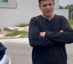 D0400008 Ela testou a comida das amigas dessa maneira e você não vai acreditar no que aconteceu part2