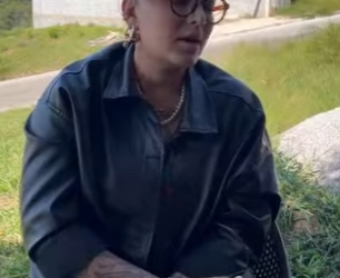 D0400021 Foi quando vi você rindo com pessoas que você criticou, que entendi quem você era part2