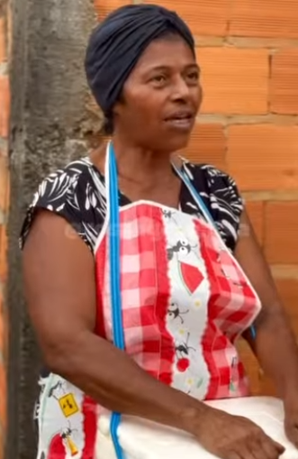 D1700001 Menino generoso ajuda empresária , imaginar oque iria acontecer part2