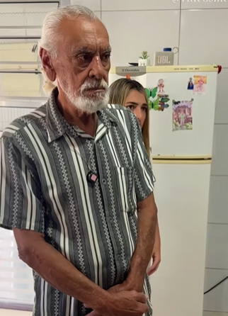 D1800021 Nem todo sorriso significa felicidade…part2