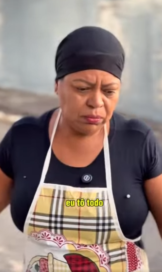 D1300007 Se jogou no chão para acusar a funcionária de ter empurrado ele part2