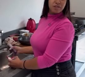 D0400005 Procurar comida na casa do filho virou costume part2