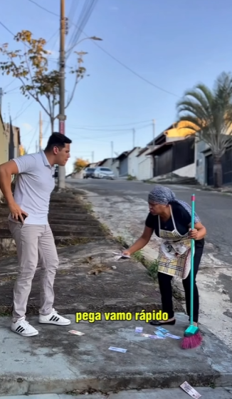 D1300004 Luís jogou todo o dinheiro no chão e acusou a funcionária de ter pegado part2