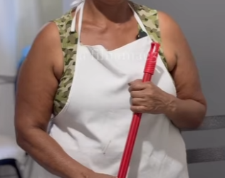 D1000011 Patroa exige trabalho extra da funcionária! part2