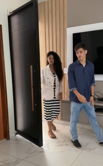 Mulher descobre seu marido com outra sem imaginar quem era part2