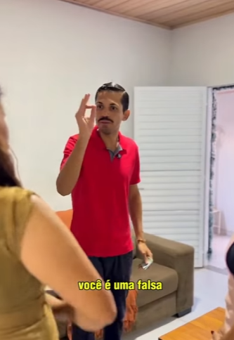 D1300007 Deu o sapato para a funcionária mas negou na frente do marido part2