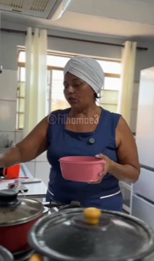 D1000005 Empresário testa funcionária é algo emocionante acontece part2