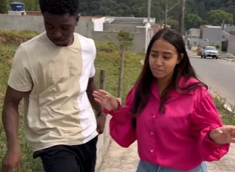 D0400010 Vendia Gelinhos, mas tinha tudo caro relógio caro celular caro e corrente cara part2