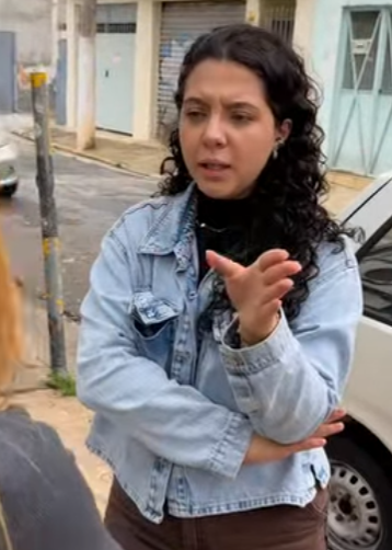 D1800005 Ela instalou câmeras de segurança para descobrir que seu part2