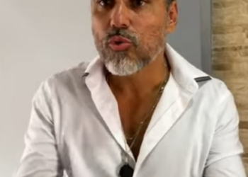 D1800006 marido dela que veio dos EUA quando chegou encontrou es… (1) part2